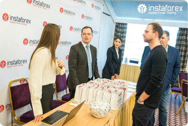 InstaForex booth at Forex Traders Summit Dubai 2024